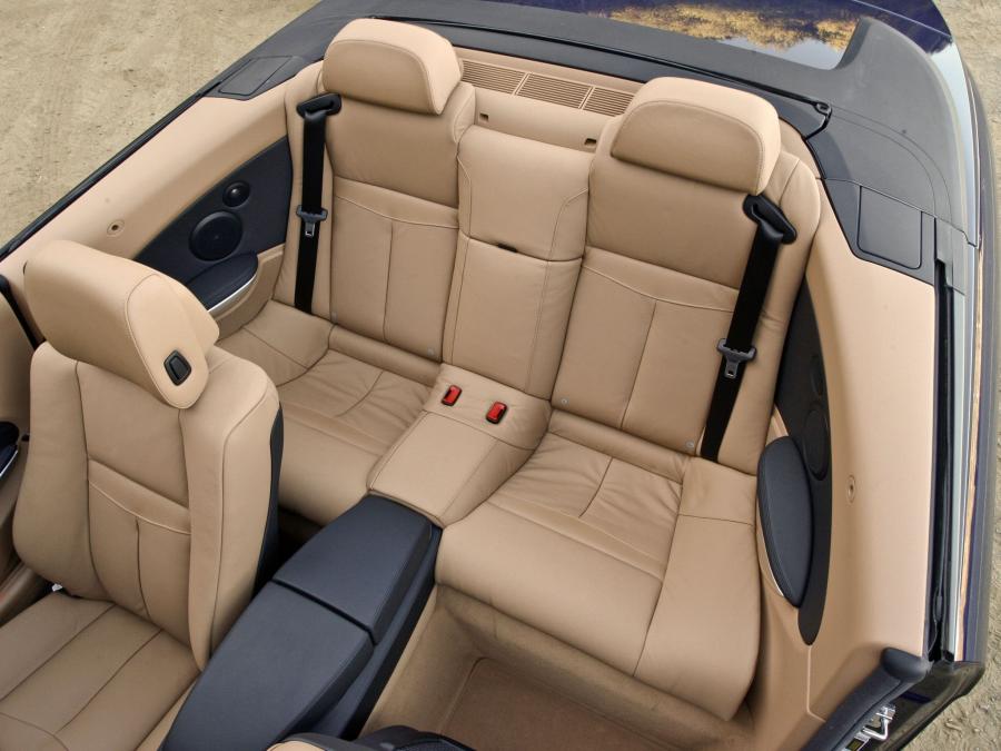  BMW 650i Convertible 2008 года  (US) (фото 4 из 11)